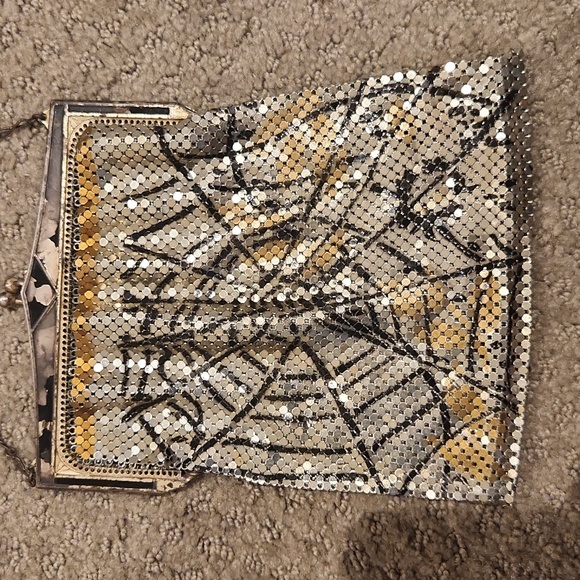 RARE WHITING & DAVIS Spiderweb Mesh Purse. TIKTOK FAMOUS - Picture 3 of 12